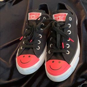 Happy Face Converse. ☺️